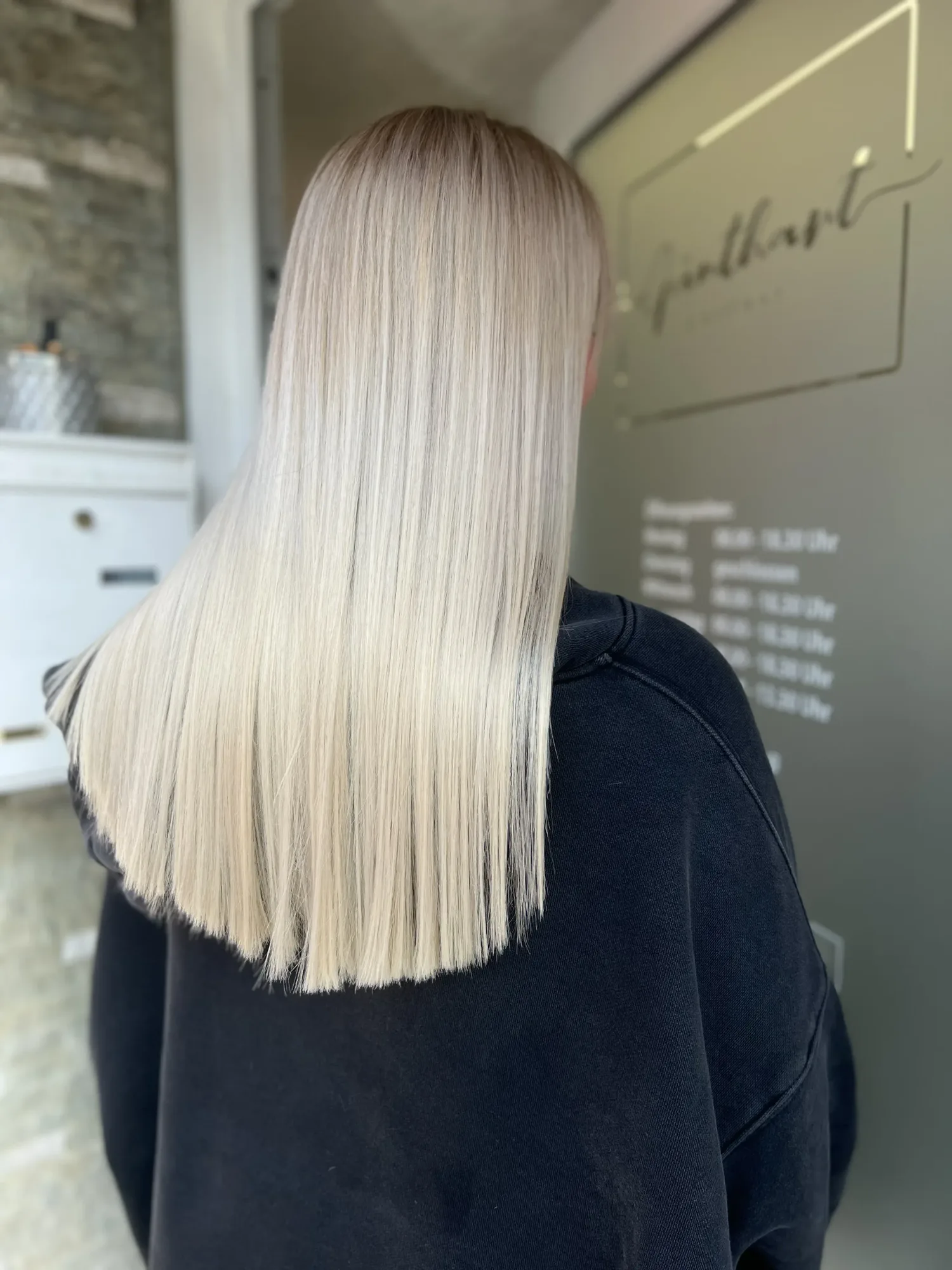 Platinblond glatt lang