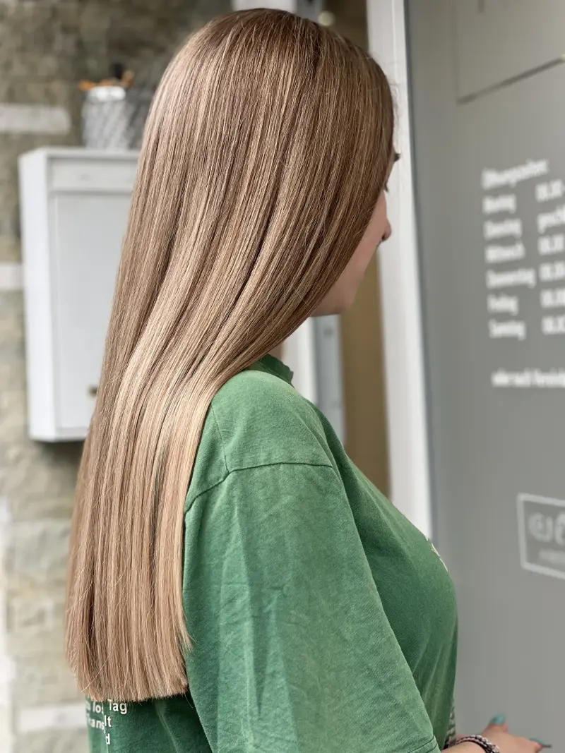 Aschblond glatt lang Seitenansicht