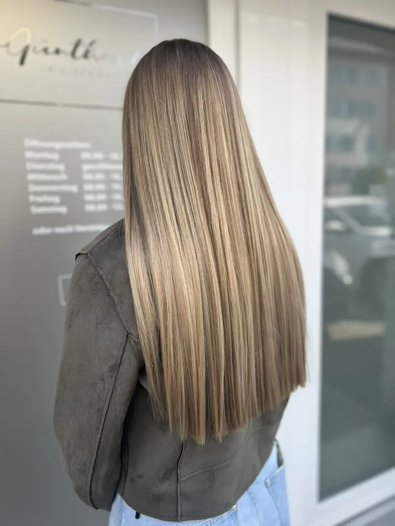 Aschblond glatt lang