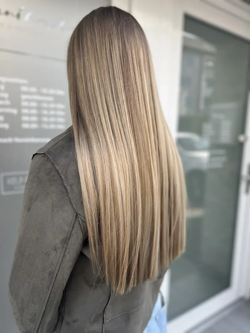 Aschblond glatt lang