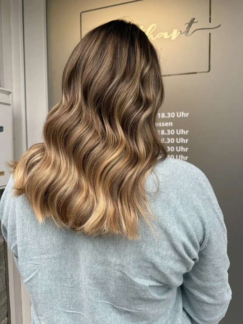 Braun-Blondes Balayage wellig lang