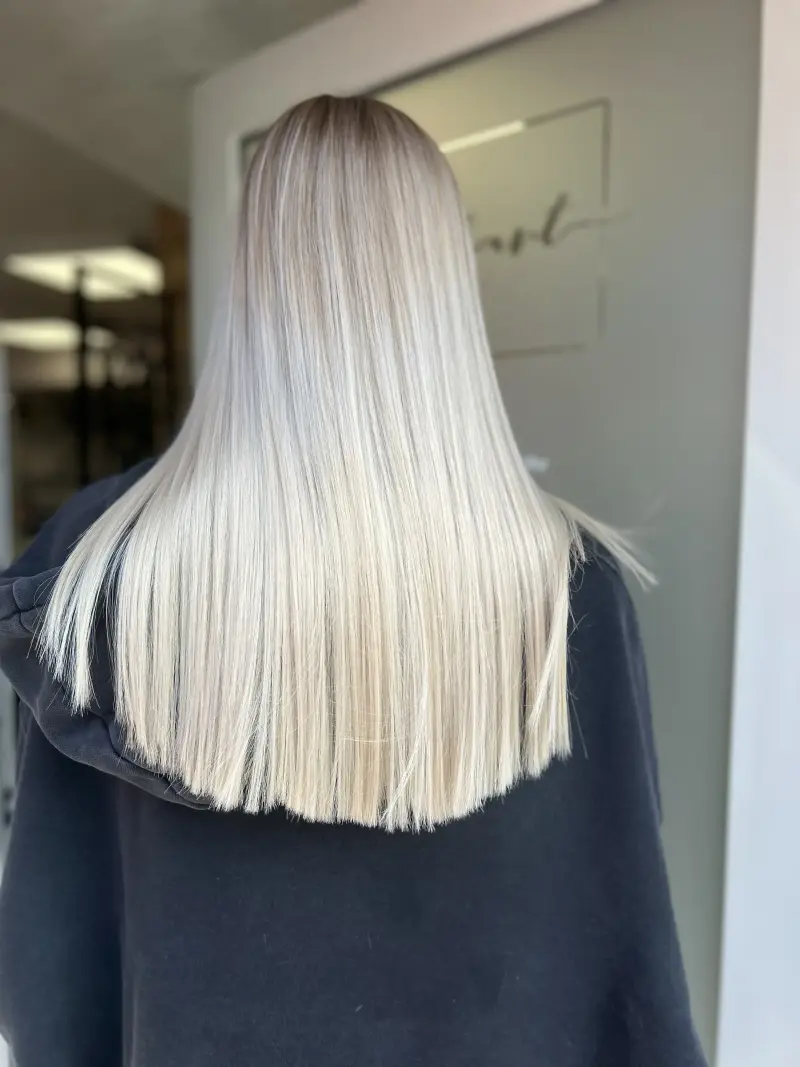 Platinblond glatt lang
